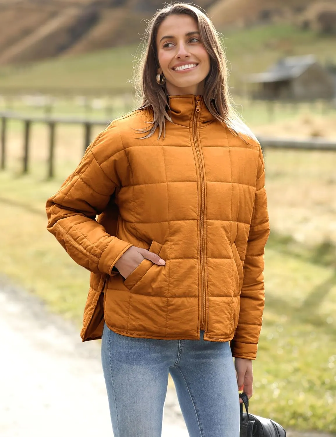 Huaqiao Womens Quilted Puffer Jackets Lightweight Zip up Short Winter Coat with Pockets